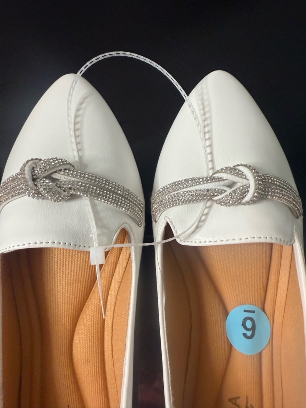 White Ballerina Flats with Silver Detail Top Moda Size 6 New - Picture 3 of 6